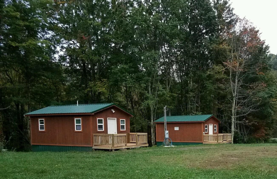cabins1_cropped